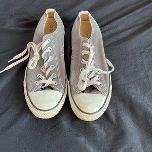 Womens Size 9 Chuck Taylor converse-vintage